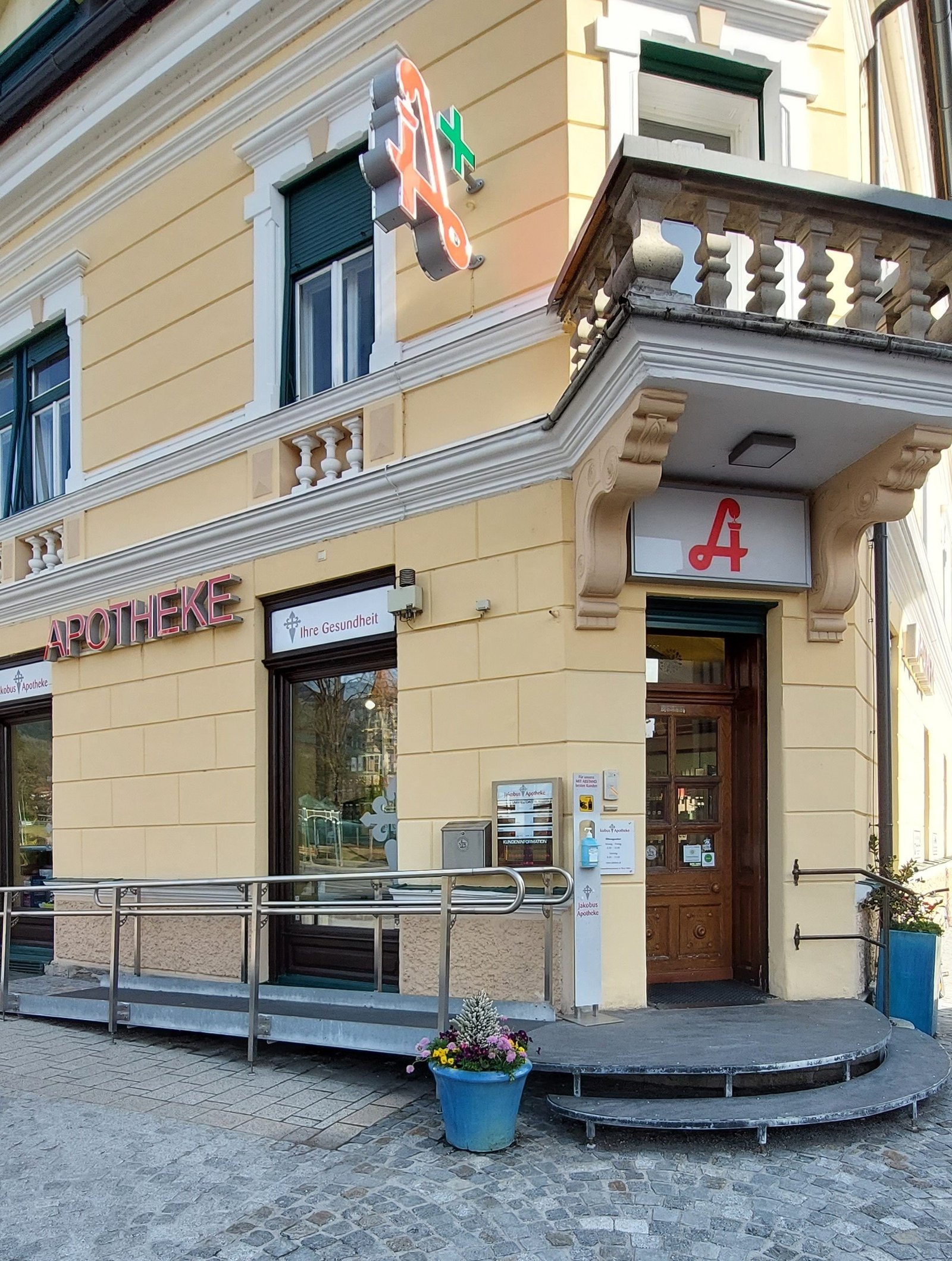 Jakobus Apotheke pharmacy services